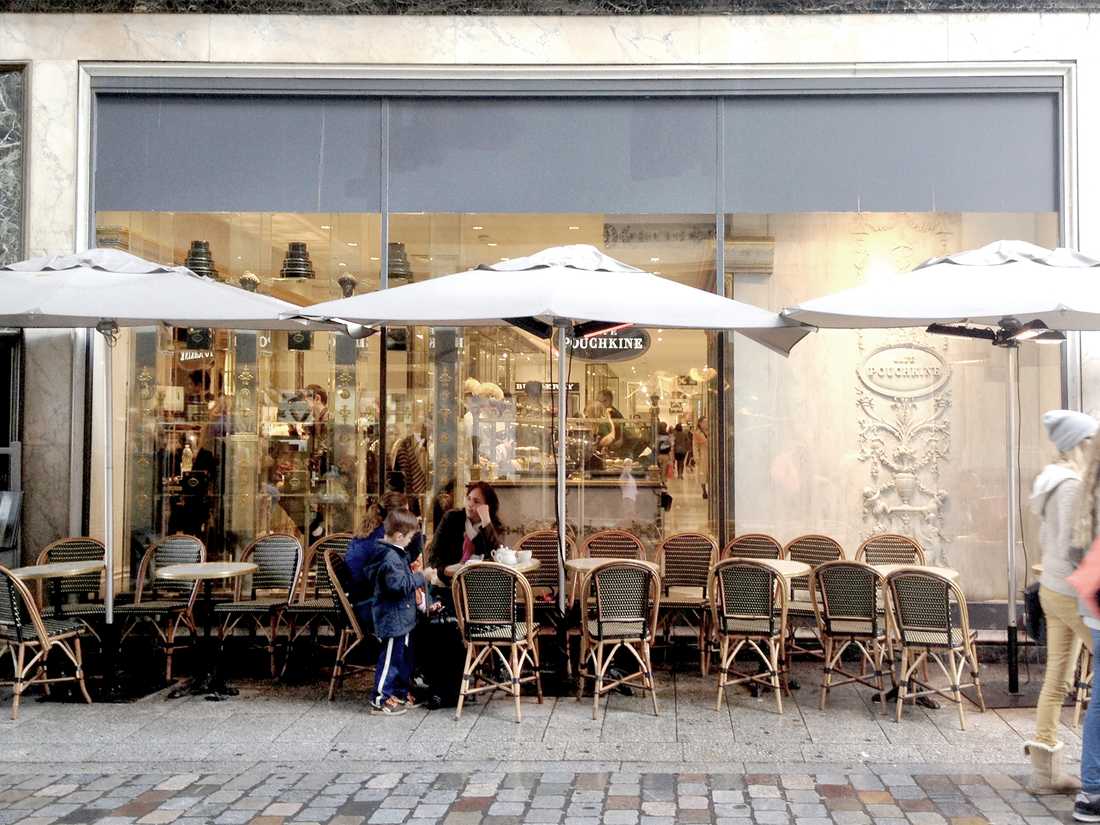 Aménagement d'un café par un architecte spécialiste de l'architecture commerciale à Paris