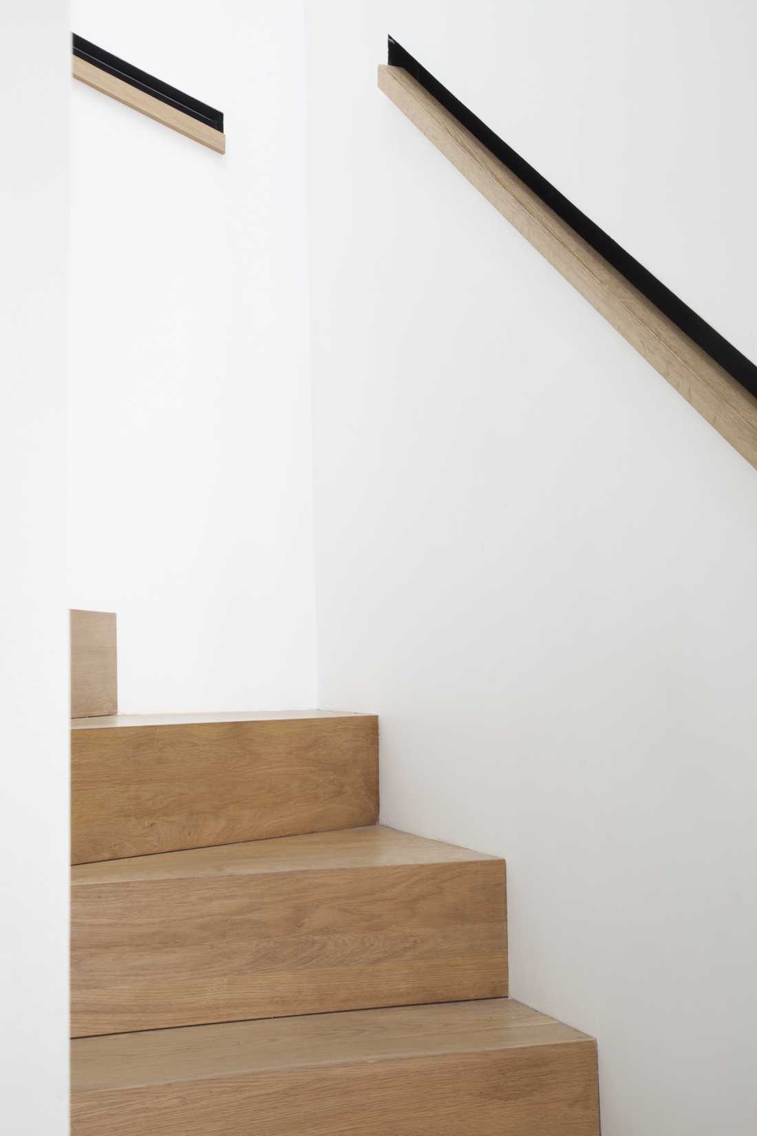 Détail de l'escalier réalisé sur mesure par un architecte à Paris